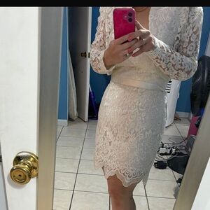 Elegant Lace Wedding Dress in Cream/ivory